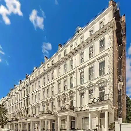 Kensington Premium Three Bed Suites